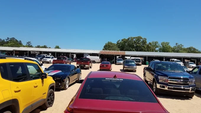 Ample parking and accessibility