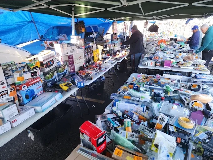 Must-visit vendors & shops