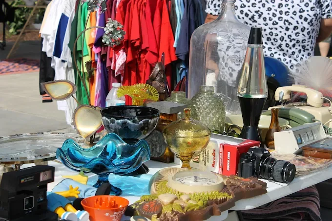 Neighborhood flea deserves your monthly visit