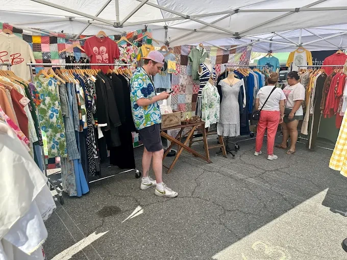 Palm springs treasures, retro fashion destination