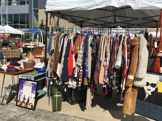 Vintage clothing & fashion