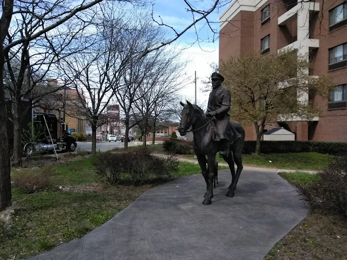 why laurel mall flea market deserves your weekend participation