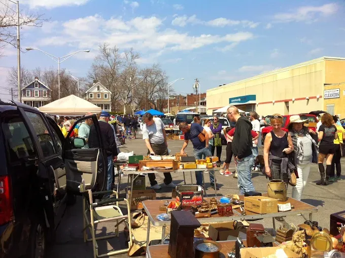 beacon flea market photos